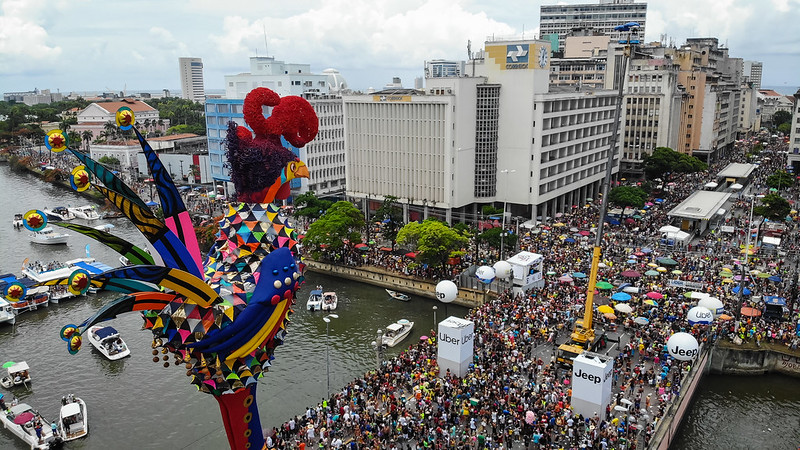 Decisão da Justiça Federal do Rio de Janeiro concluiu que não há risco de confusão entre o clube de futebol e o tradicional bloco carnavalesco pernambucano, apesar do uso comum do termo “Galo”.